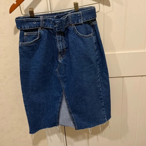 Topshop Moto Blue Denim Skirt – Women’s 2 – EUC / Excellent Cond - Picture 2 of 9